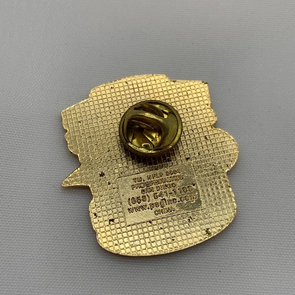 NFL Green Bay Packers vs St. Louis Rams Monday Night at Lambeau 2004 Lapel Pin - Picture 4 of 6